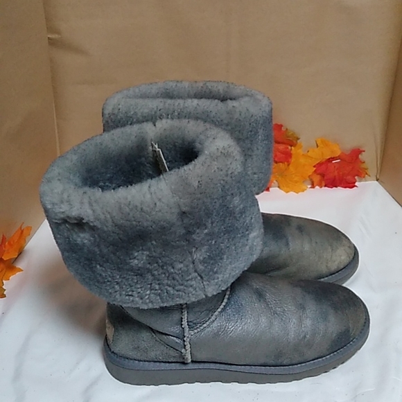UGG boots sz 9 - Picture 2 of 7